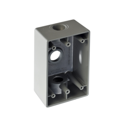 Caja Condulet FS de 1" (25.4 mm ) con tres bocas una arriba y una atrás a prueba de intemperie.