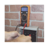 Multímetro Digital con Selección Manual Rango 600V CAT III con Protección de Alerta LED del Cable de Prueba
