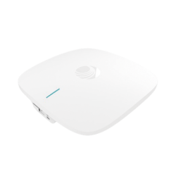Access Point cnPilot XE3-4 WiFi 6/6E 802.11ax (2.4, 5 y 6 GHz), 3 radios definidos por software (SDR), MU-MIMO 4x4, Políticas de control de aplicaciones, hasta 1,500 clientes, gestión desde la nube, hasta 6.6 Gbps.